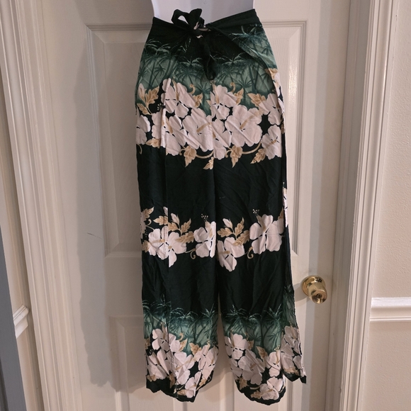 Hibiscus Collection Hawaii Wrap Pants-OSFM - Picture 5 of 13
